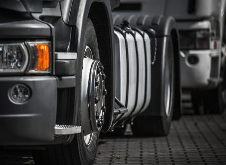 euro trucks awaiting line