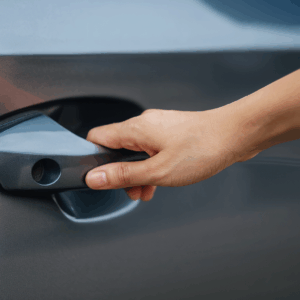 Carros sem chave: Estratégias eficazes para te protegeres do roubo 5 Sistema de ignição em carros sem chave com botão start-stop.