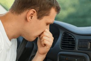 Sistema de aire acondicionado con olor desagradable en coche