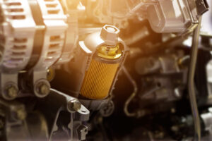 Bomba de aceite y filtro para motor de automóvil.