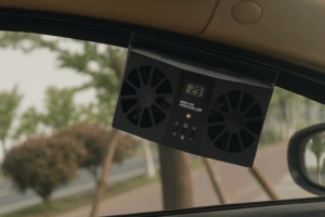 Cómo elegir el extractor de aire perfecto para tu coche 1 Extractor de aire coche instalado en el compartimento del motor.