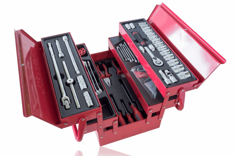 Como escolher a mala de ferramentas ideal para mecânicos profissionais 6 Mala de ferramentas profissional aberta com várias ferramentas organizadas.