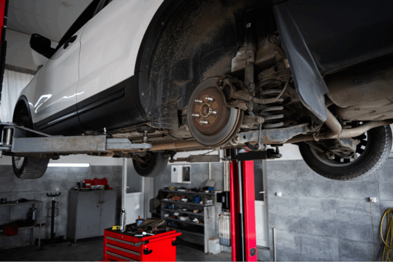 Conjunto de herramientas de taller profesional.