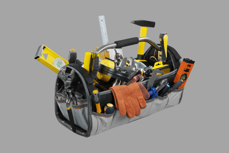 Mala de ferramentas automotivas: Guia de essenciais para oficinas em 2025 6 Mala de ferramentas automotivas aberta em oficina.