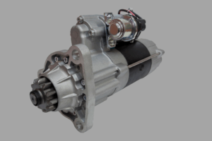 Motor de arranque de veículo durante diagnóstico em oficina.