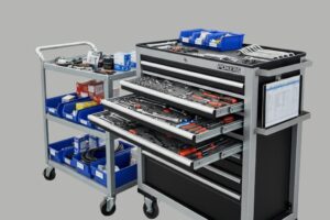 Carro de herramientas bien organizado en un taller para optimizar el tiempo y la rentabilidad.