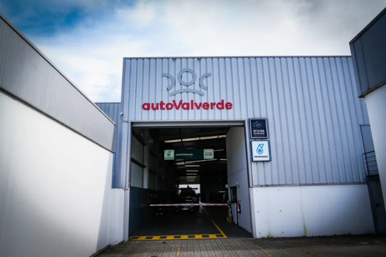autoValverde entra na rede Tesla Approved Body Shop e reforça a reparação de VE no Norte