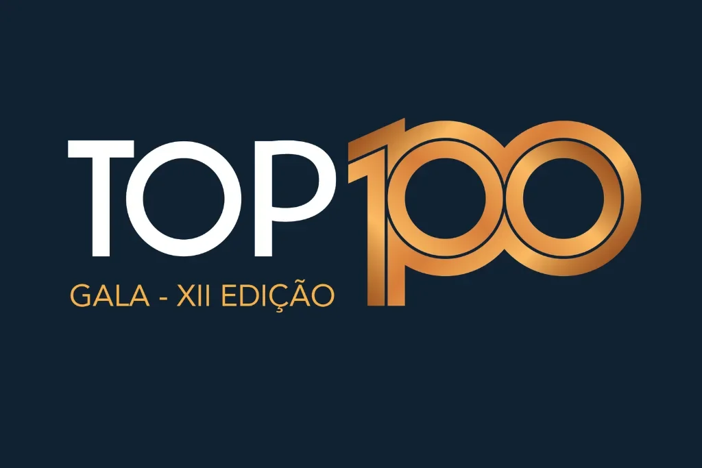 Logótipo do evento Gala Top 100 XII Edição com tipografia em branco e dourado sobre fundo azul-escuro.